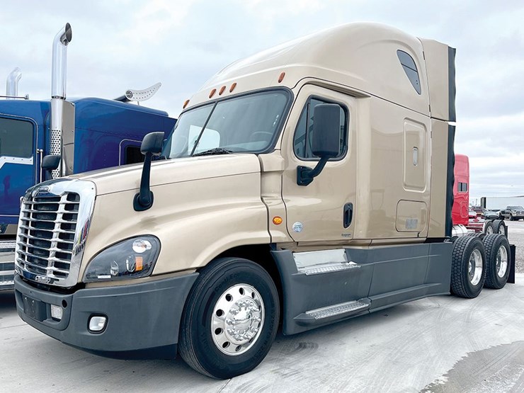 2015-freightliner-cascadia-125-evolution-image-1