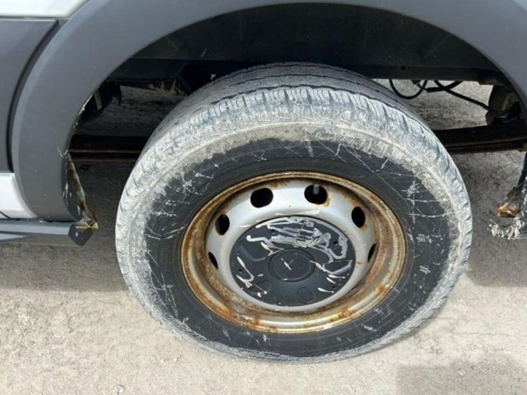 2015-ford-cargo-image-42