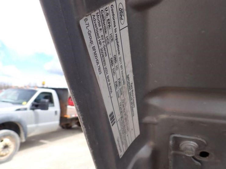 2011-ford-f550-xl-image-25
