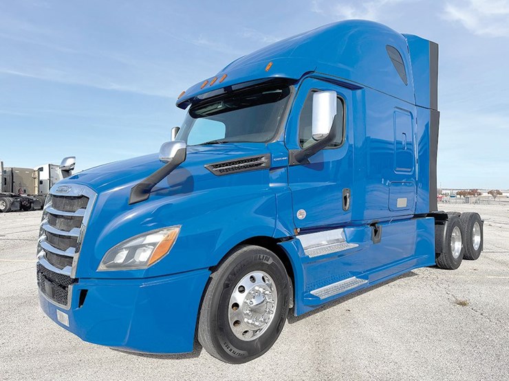 2023-freightliner-cascadia-126-image-1
