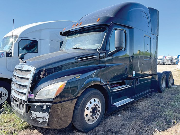 2019-freightliner-cascadia-126-image-1