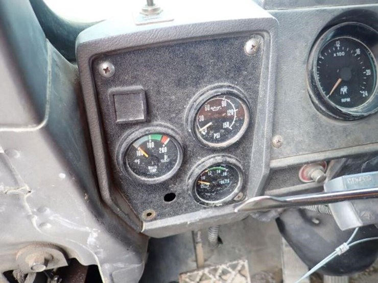 1999-mack-rb690s-image-15