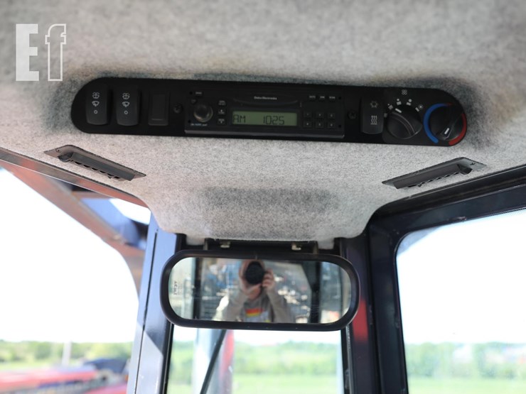 2008-deere-700j-lgp-image-14