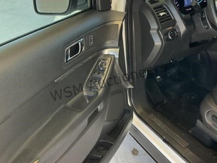 2014-ford-explorer-image-23