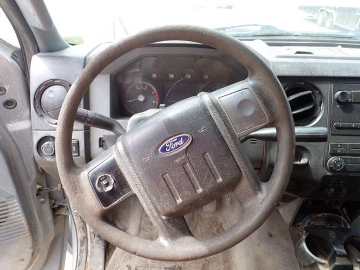 2011-ford-f550-xl-image-14