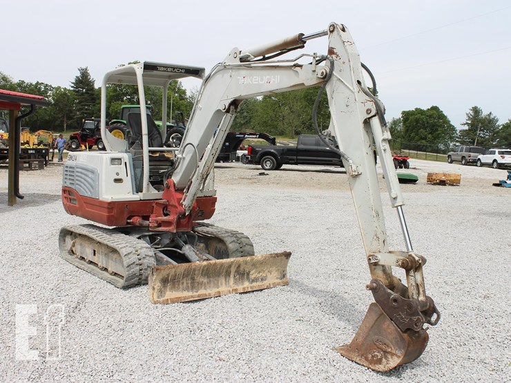 takeuchi-tb235-image-7