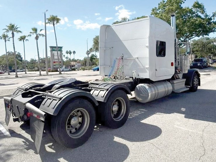 2019-peterbilt-389-image-3