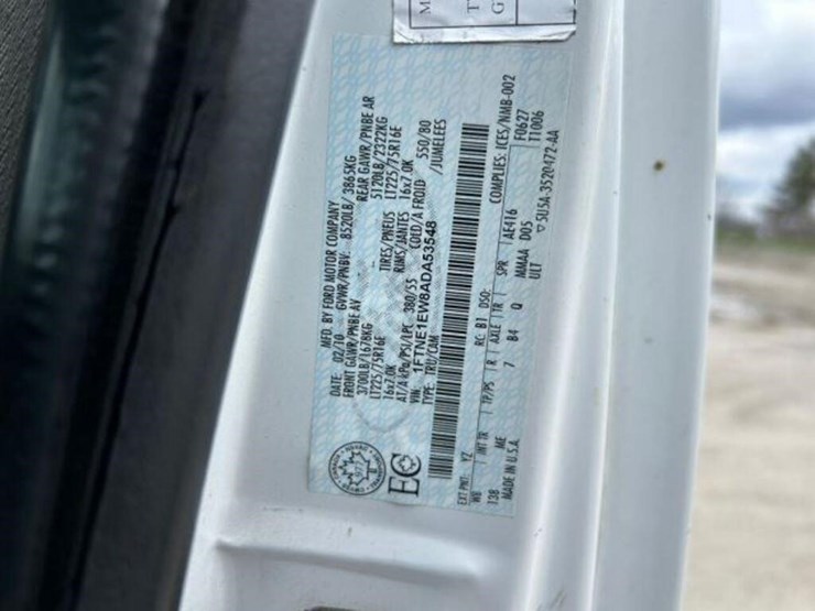 2010-ford-cargo-image-8