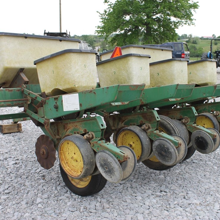 JOHN DEERE 7000