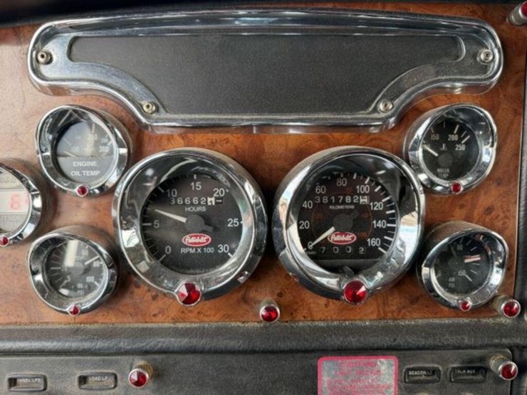 2003-peterbilt-378-image-11