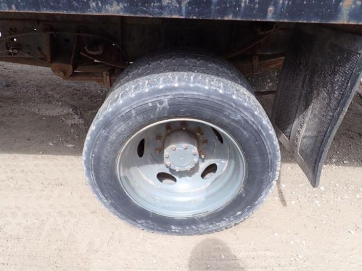 2011-ford-f550-xl-image-45