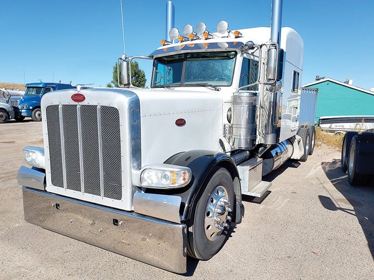 2019-peterbilt-389-image-4