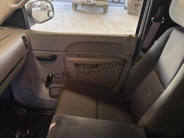 2012-chevrolet-silverado-1500-image-23