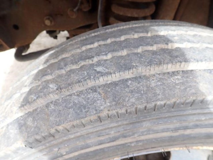 2011-ford-f550-xl-image-40
