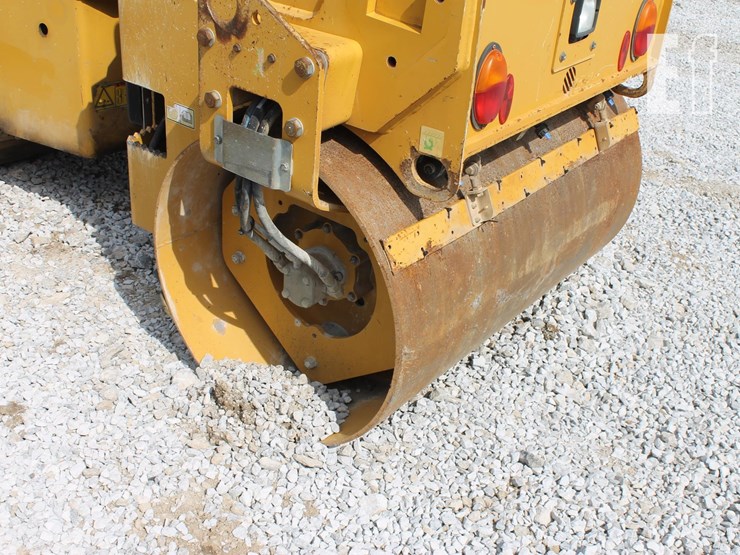 caterpillar-cb24-image-5