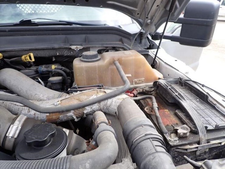 2011-ford-f550-xl-image-45