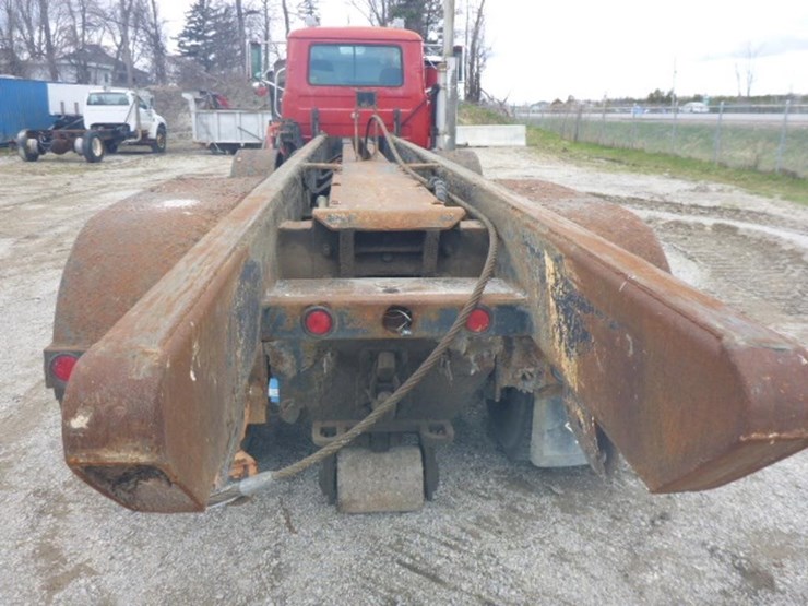 2002-mack-rb688s-image-35
