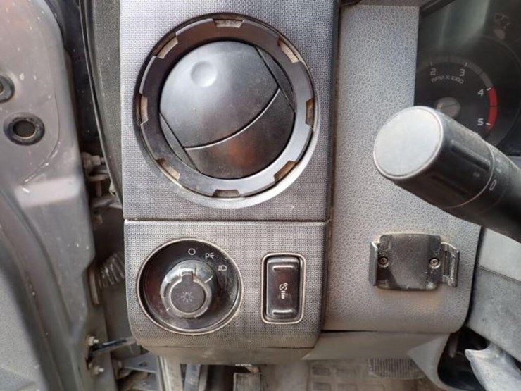 2011-ford-f550-xl-image-15