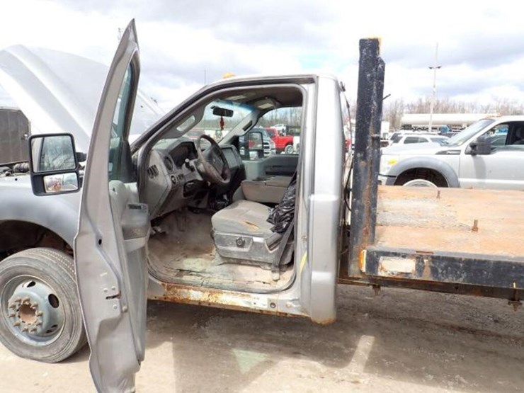 2011-ford-f550-xl-image-11