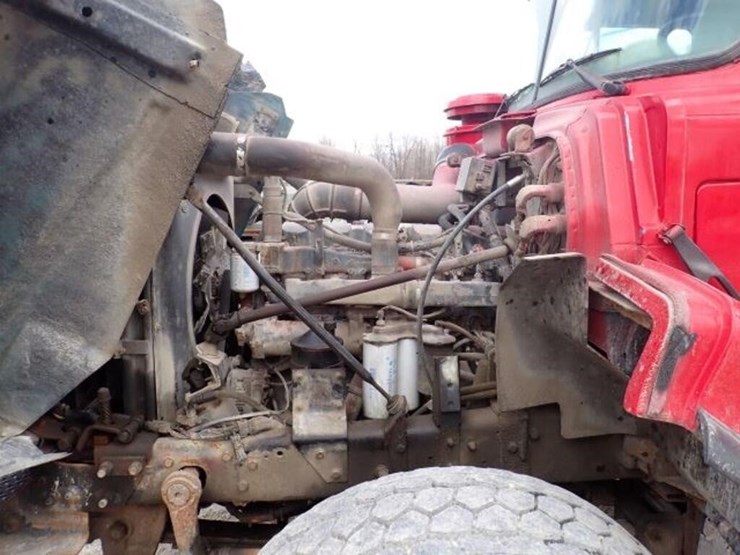 1999-mack-rb690s-image-40
