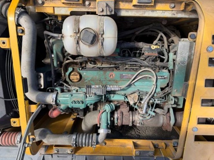 2014-volvo-ec220dl-image-22