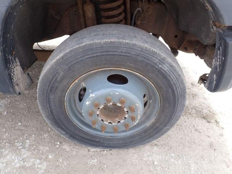 2011-ford-f550-xl-image-41