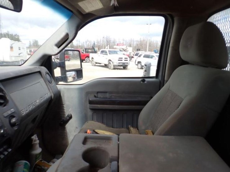 2011-ford-f550-xl-image-19