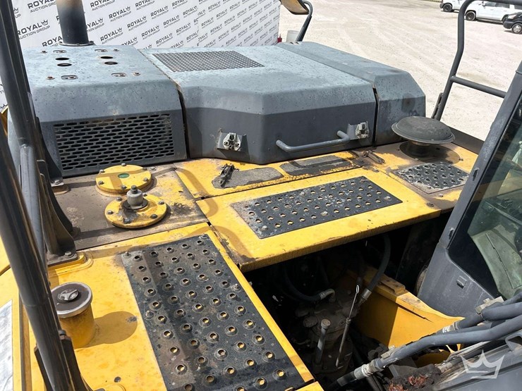 2016-deere-250g-lc-image-21