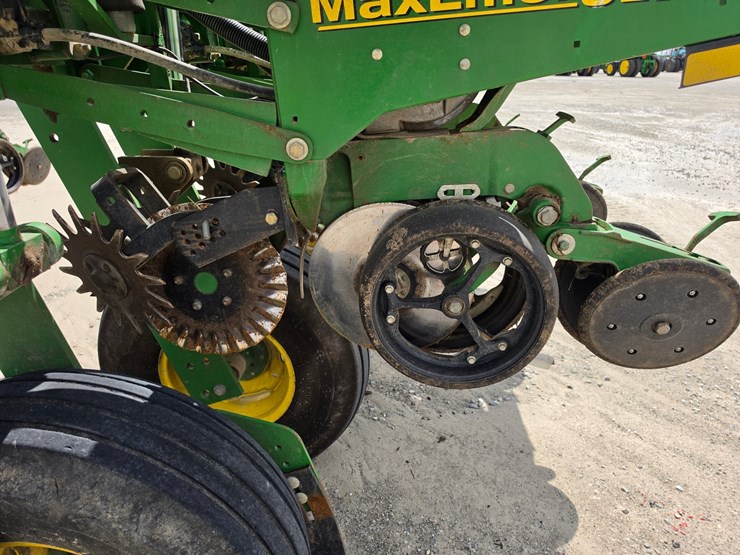 2007-john-deere-1770nt-image-11