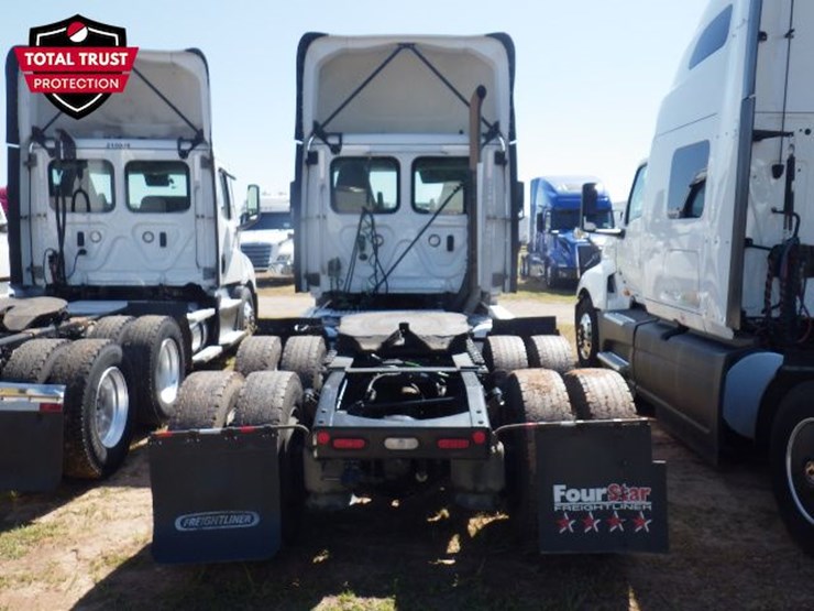 2021-freightliner-cascadia-116-image-10