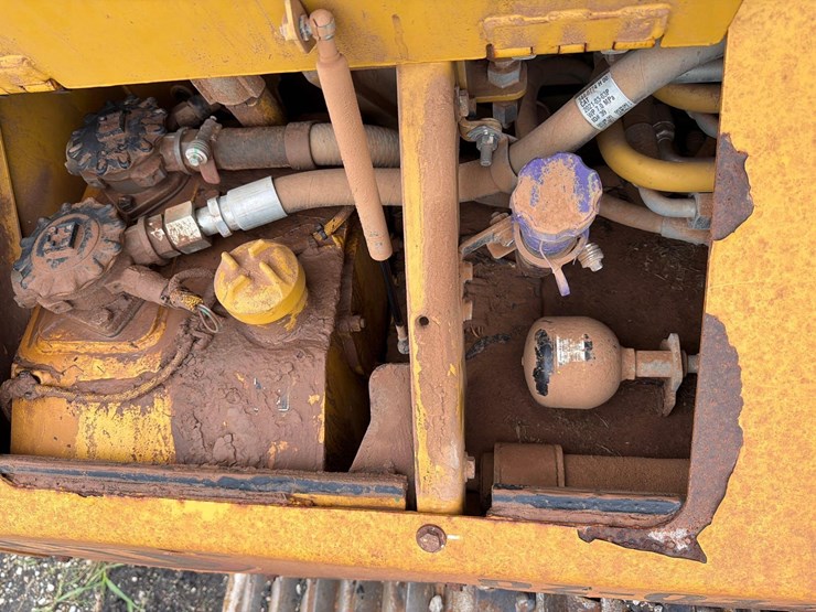2021-caterpillar-d5-lgp-image-18