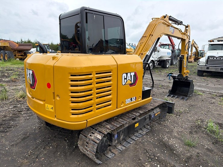 caterpillar-305.5-image-5