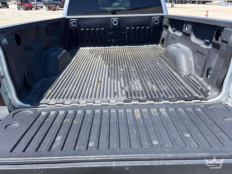 2016-chevrolet-silverado-1500-image-12