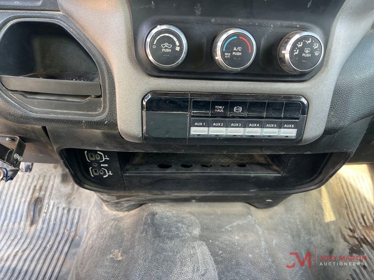 2019-ram-3500-hd-image-29