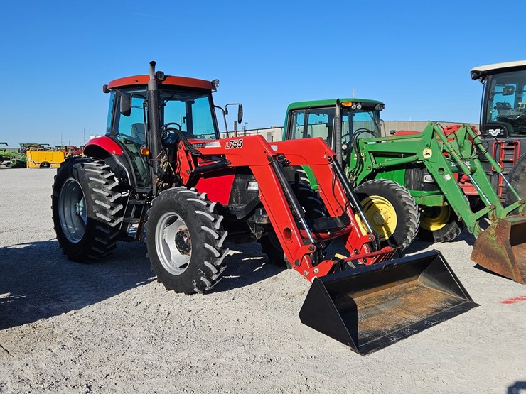 2012-case-ih-farmall-125a-image-1