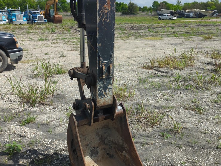 2023-deere-85g-image-6