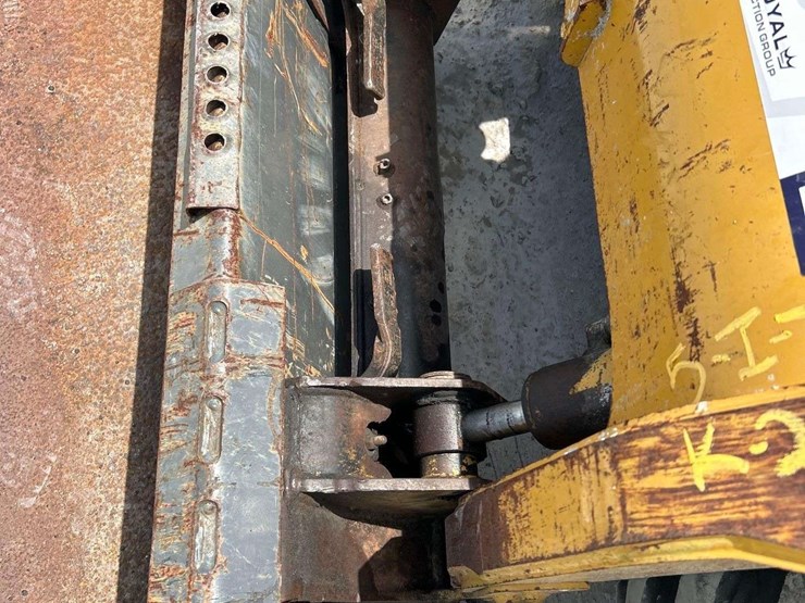 2007-caterpillar-268b-image-13