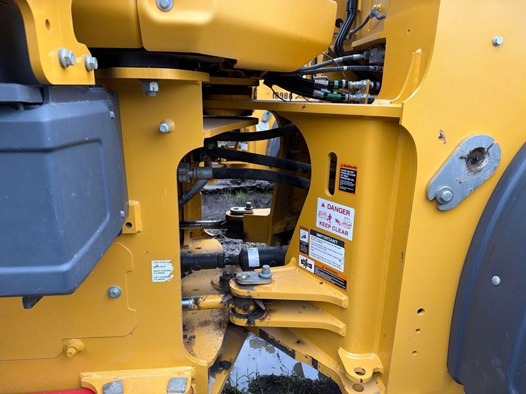 2023-deere-644p-image-6