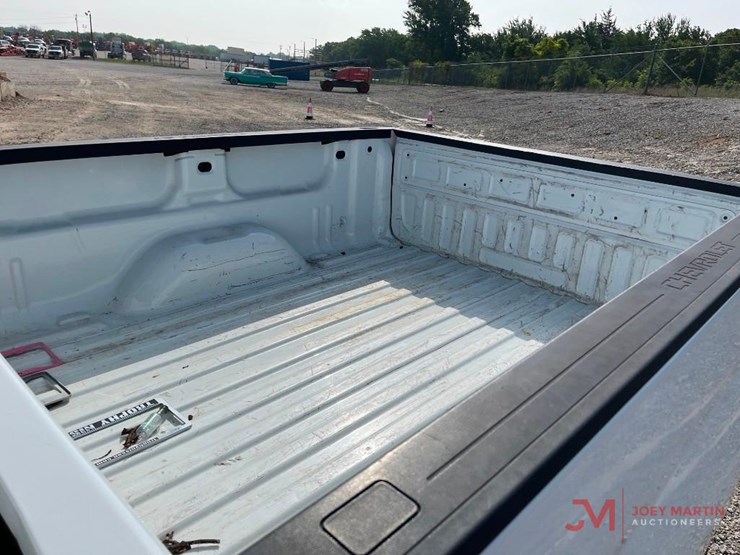 2019-chevrolet-silverado-1500-image-14