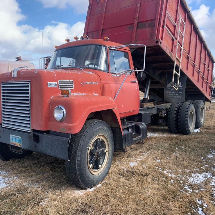 1967 International 190FLS Tandem Truck
