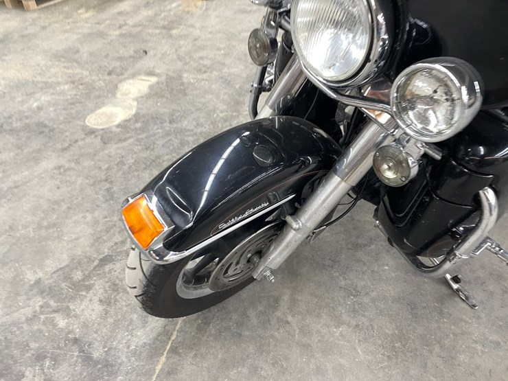 #210-•-2001-harley-davidson-ultra-classic-motorcycle-(has-wi-title)-image-13