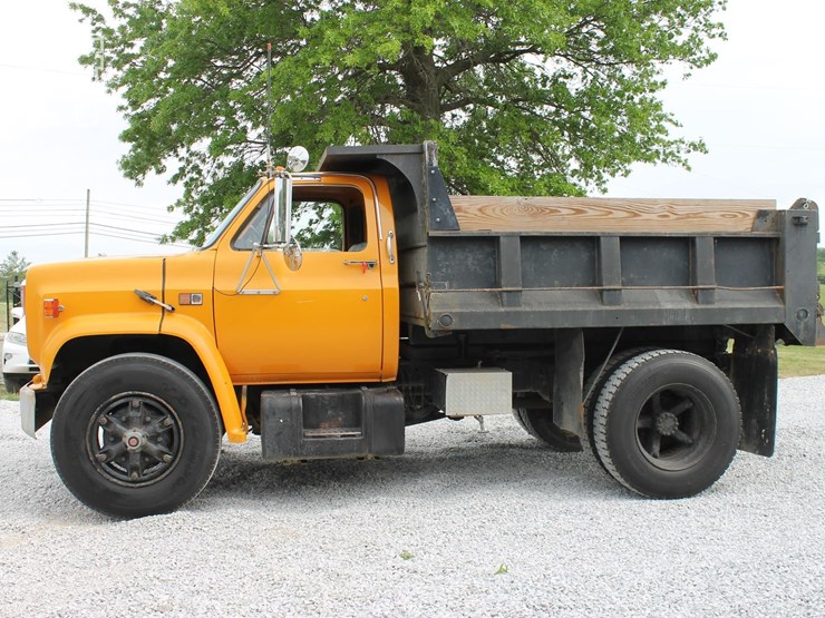 1983-gmc-7000-image-2