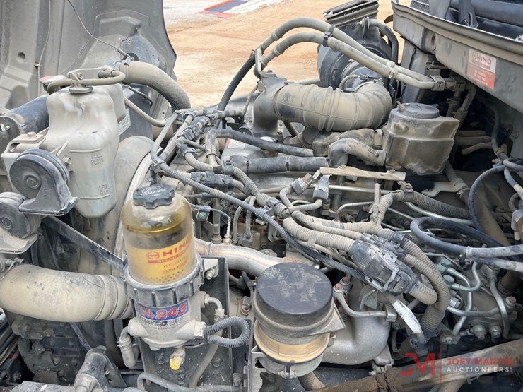 2018-hino-258alp-image-6