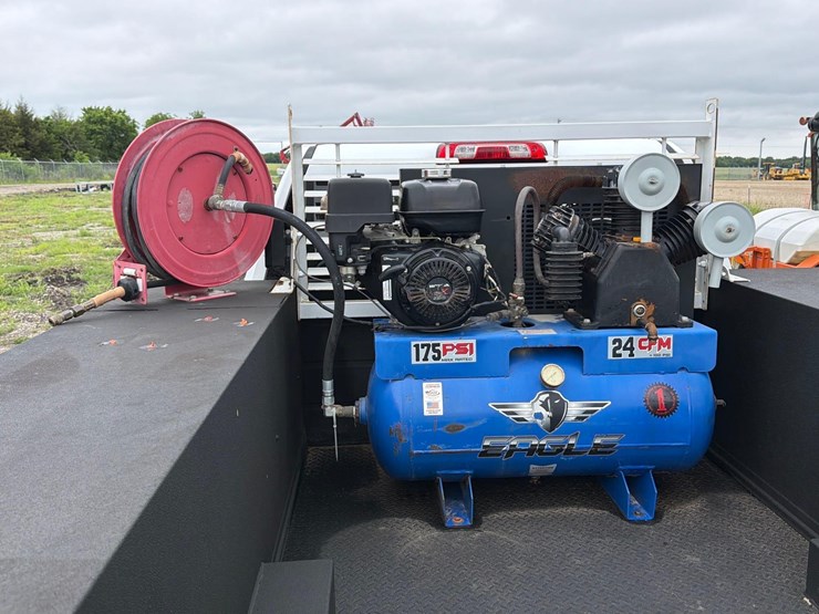 2022-chevrolet-3500-image-6