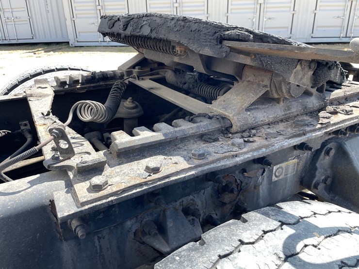 2013-kenworth-t660-image-48