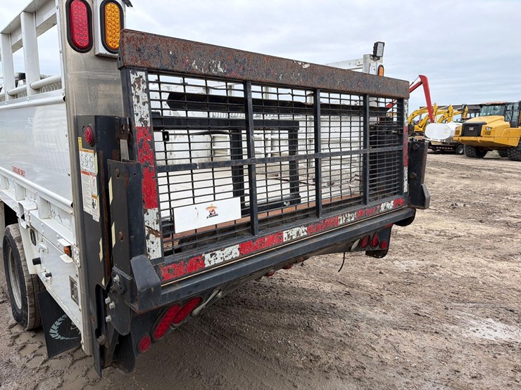 2021-chevrolet-3500hd-image-12
