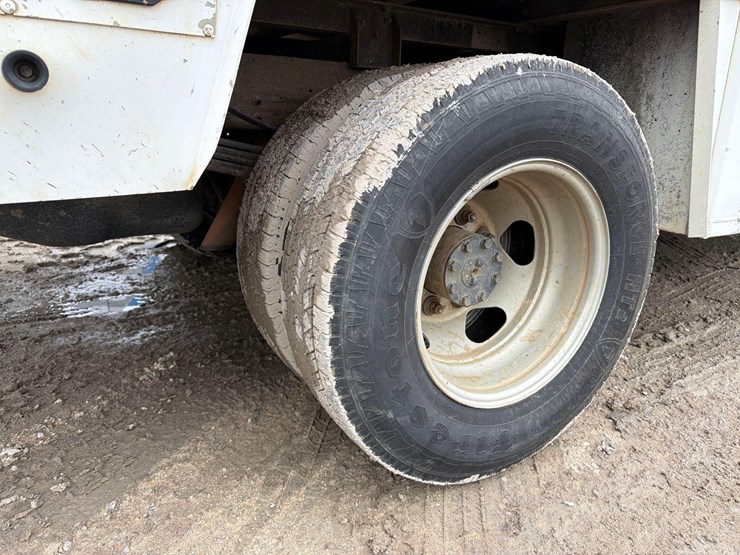 2021-chevrolet-3500hd-image-13