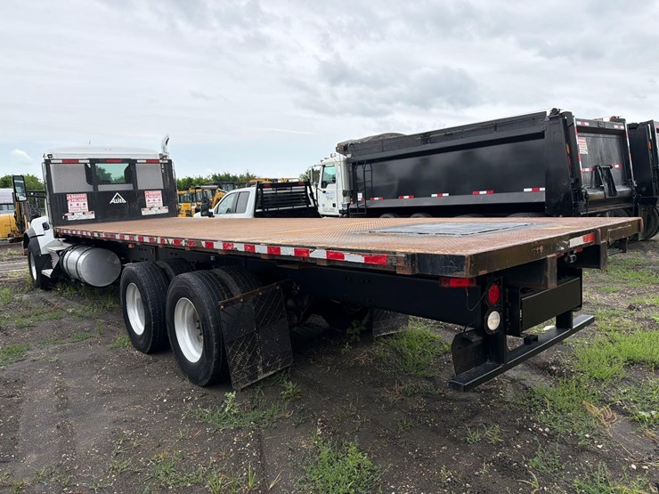 2016-kenworth-t880-image-4
