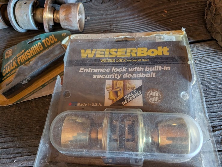 #5524-•-weiser-bolt-door-knob-image-1
