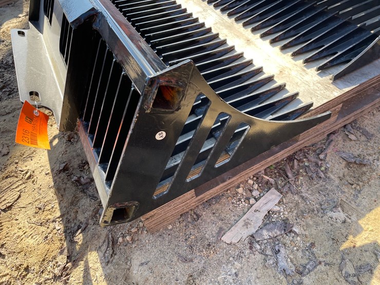 #2316-•-new-wolverine-42"-mini-skid-steer-skelton-bucket-image-6